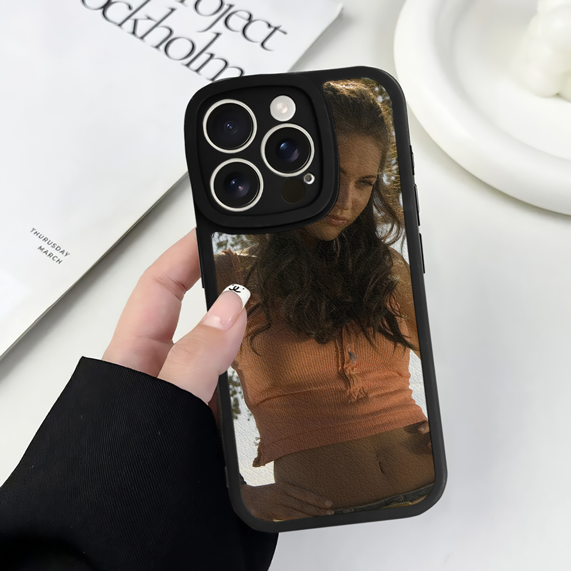 （画像用） Transformers トランスフォーマー 【iPhone 16シリーズ対応】シリコンスマホケース（レザー調） 材質：シリコン